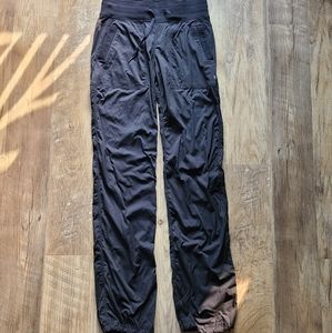 Lululemon studio pant III tall size 6